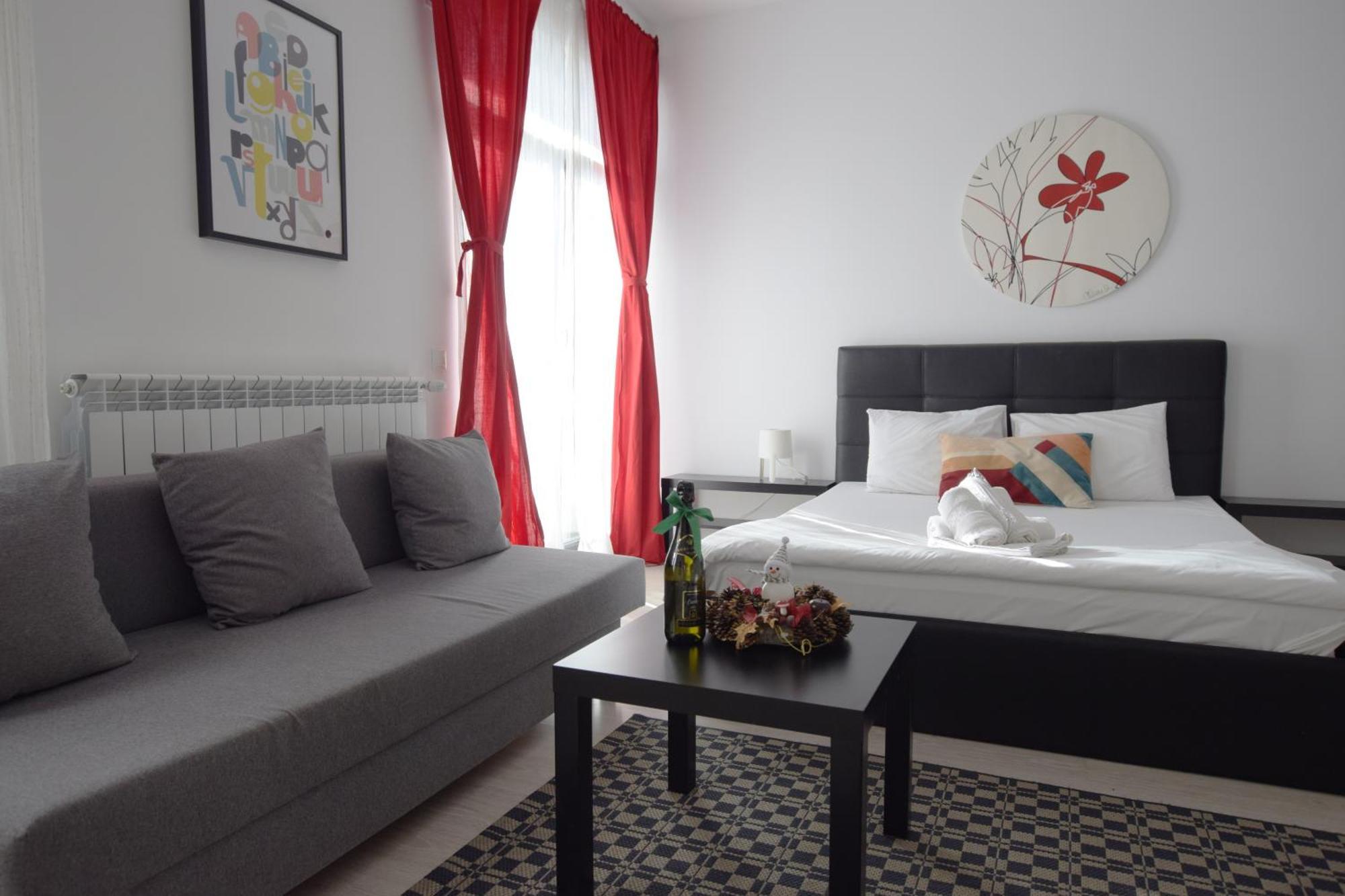 Uptown Aparthotel
